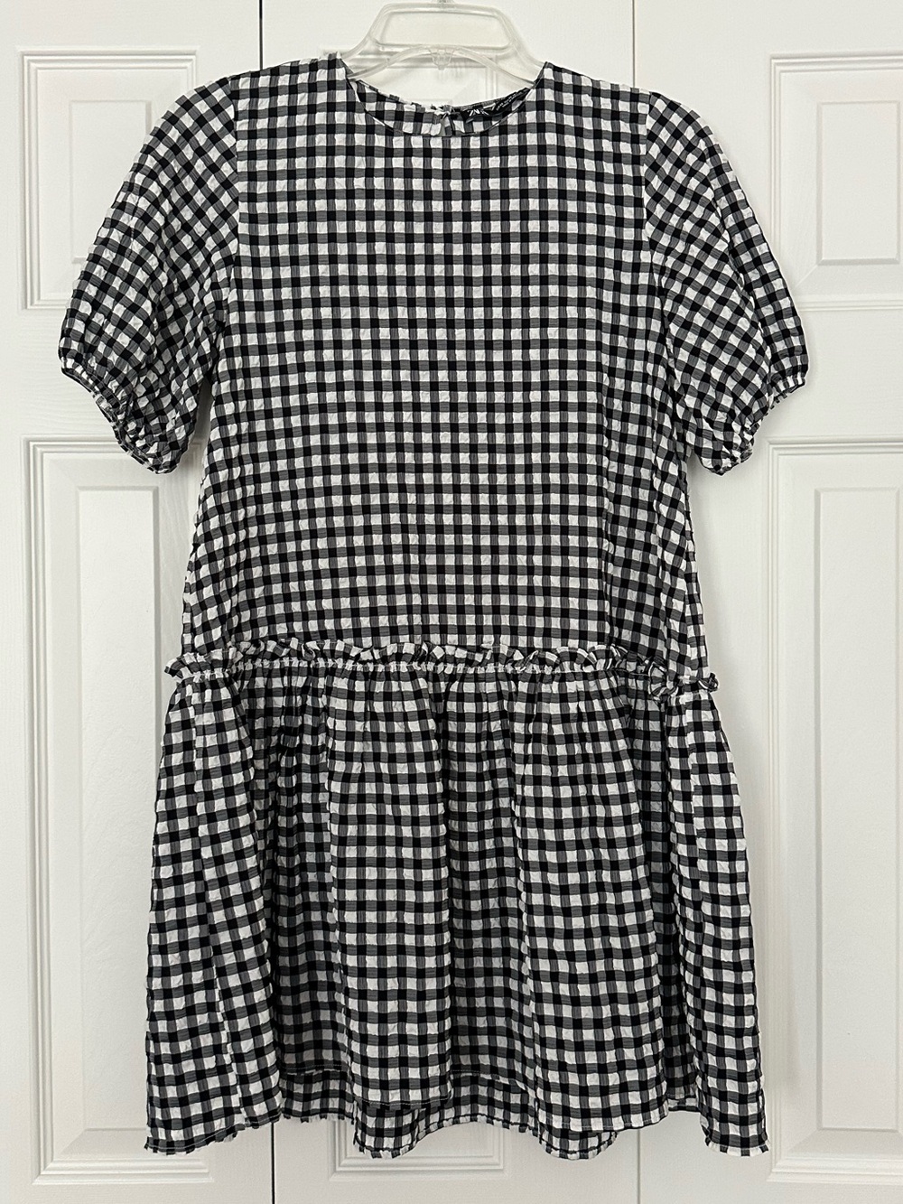 Zara Black and White Gingham Puff Sleeve Crinkle Dress